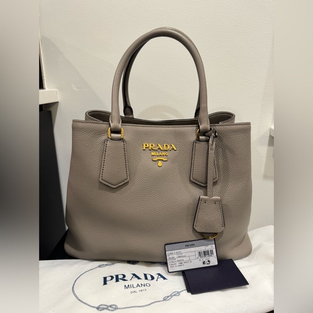 NEW AUTHENTIC PRADA PURSE